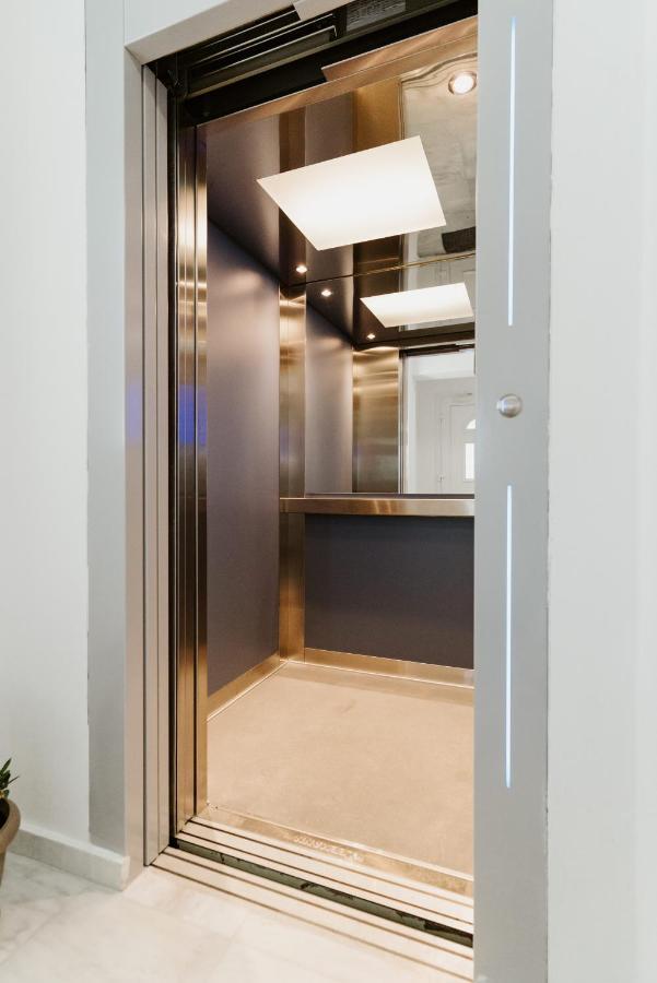 Blue And White Luxury Suites Nea Kallikrateia Exterior foto